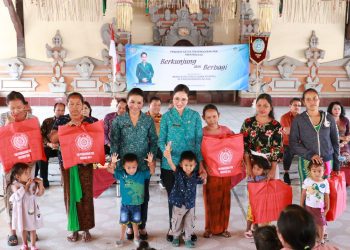 Lanjutkan Program “Berkunjung dan Berbagi TP PKK Provinsi Bali”, Ny. drg Ida Mahendra Jaya Minta Kader PKK Sosialisasikan “Porsi Isi Piringku”.