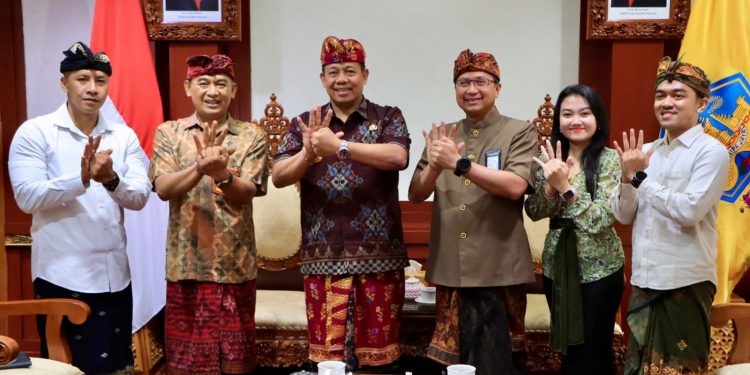 Pj. Gubernur Bali S.M Mahendra Jaya Ajak PT. Telkom Indonesia Bali Turut Hadir Membangun Kecerdasan Generasi Bangsa