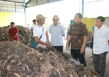 Kunjungi TPS3R Baktiseraga, Pj. Gubernur Bali SM Mahendra Jaya Berikan Apresiasi dan Harap Bisa Direplikasi
