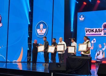 Terbaik dalam Tracer Study Tamatan SMK, Pemprov Bali Raih Penghargaan Kemendikbudristek RI