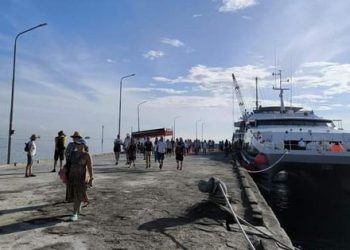 Kapal Pesiar Celebrity Millennium Sandar di Buleleng, Bawa 2 Ribu Turis