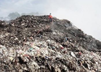 Penanganan Kebakaran TPA Sente Klungkung Baru Capai 40 Persen