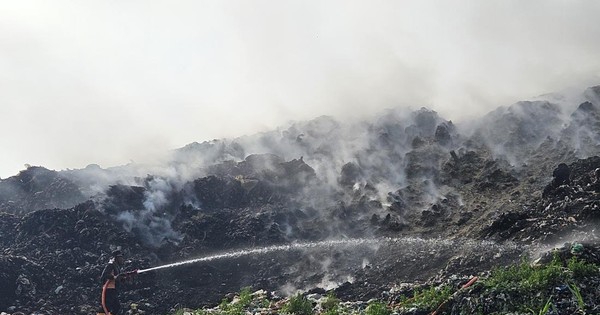 Setelah Status Siaga Darurat Berakhir, TPA Sente Klungkung Kembali Terbakar