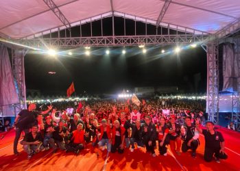 Puluhan Ribu Masyarakat Buleleng Antusias Menangkan GANJAR - MAHFUD Satu Putaran di Konser Gotong Royong