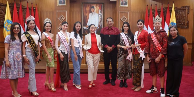 Dukung Puteri Bali, Ny drg Ida Mahendra Jaya Turut Nobar Grand Final Puteri Indonesia 2024