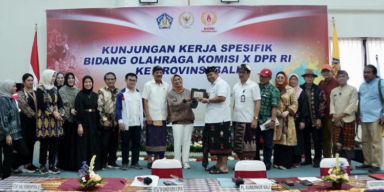 Terima Kunker Komisi X DPR RI, Pj. Gubernur Mahendra Jaya Sampaikan Kondisi Keolahragaan di Bali