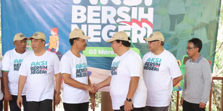 Ikuti Aksi Bersih Negeri, Sekda Dewa Indra Harap “Budaya Bersih” Terus Ditumbuhkan