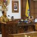 Pj. Gubernur S.M. Mahendra Jaya Paparkan Pendapat terkait Raperda Kemudahan Investasi dan Pengarusutamaan Gender