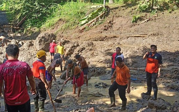 BPBD Karangasem Minta Kesabaran Warga Saat Jalan Masih Tertutup Longsor di Gegelang