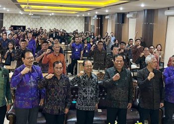 Beri Kuliah Umum, Kehidupan Wayan Koster Inspirasi Mahasiswa Undiknas University