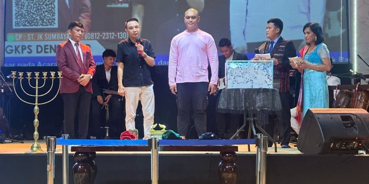 Hadiri Malam Doa Bersama dan Kidung Pujian, Gde Oka Dukung Pembangunan Gereja GKPS Denpasar