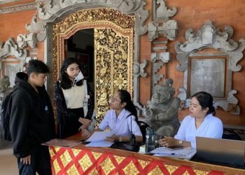 Hari Pertama PPDB Jalur Zonasi, Dua SMA Unggulan di Denpasar Padat Pengunjung