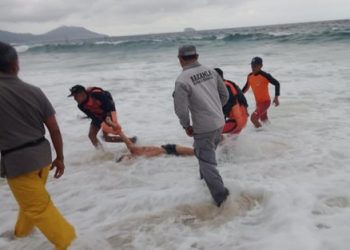 Pria Lamongan Tewas Terjatuh Ke Laut Saat Berfoto Di Tebing Pantai Bias Tugel