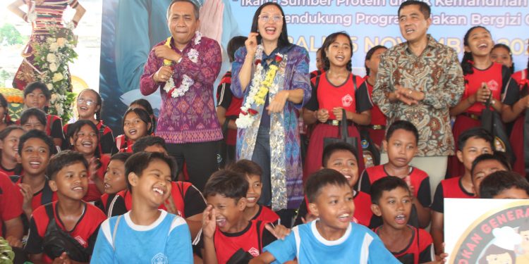 Peringatan Hari Ikan Nasional 2024, Ny. Ida Mahendra Jaya Dorong Ikan Jadi Solusi Permasalahan Gizi Masyarakat