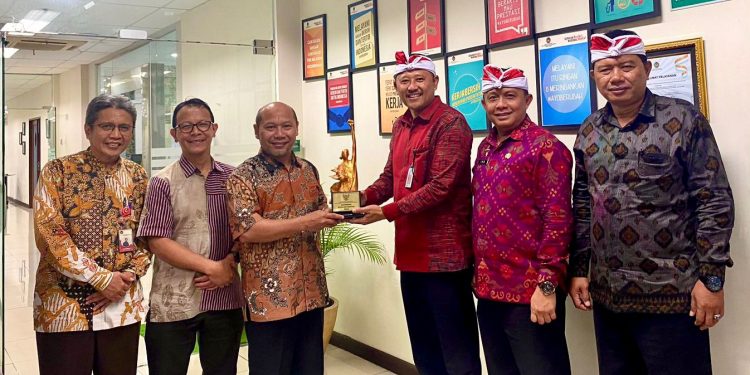 Pemerintah Provinsi Bali Menerima Anugerah Revolusi Mental 2024 dari Kemenko PMK