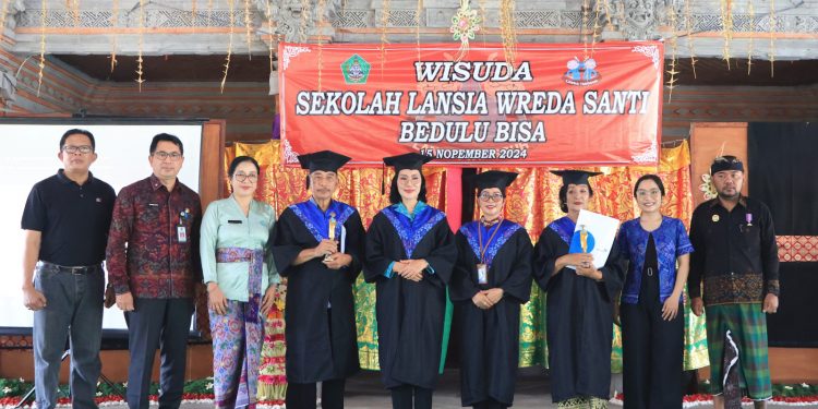 Apresiasi Wisuda Lansia, Pj. Ketua TP PKK Bali: Semoga Para Lansia Terus Menjadi Insan Mandiri dan Produktif