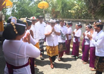 Hadiri Karya di Pura Watu Macepak, Bangli, Wagub Giri Prasta Ingatkan Krama Jaga dan Lestarikan Adat, Seni, Tradisi dan Budaya