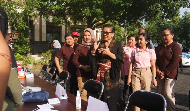 Jumat Sehat Poltekkes Kemenkes Denpasar, Ny. Putri Koster Ajak Generasi Muda Pilah Sampah dari Sumbernya