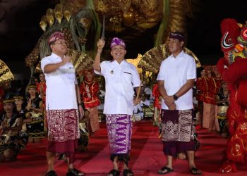 Kado HUT Ke-421 Kota Singaraja, Gubernur Wayan Koster Komit Tuntaskan Infrastruktur Jalan, Pelabuhan dan Sports Center