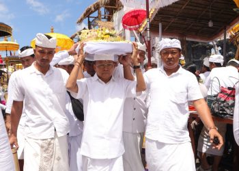 Puncak Karya IBTK 2025 Berlangsung Khidmat, Gubernur Koster Pimpin Prosesi Dan Mundut Pralingga Ida Bhatara Lingsir