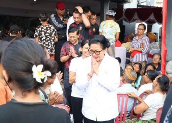 Turun ke Desa Pesinggahan, Ny. Putri Koster Posyandu Bukan Sekadar Timbang Bayi