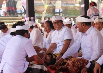Wagub Bali Giri Prasta Hadiri Upacara Tawur Tabuh Gentuh di Pura Agung Payangan