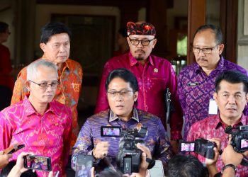 Wagub Giri Prasta Apresiasi Dukungan Fraksi-Fraksi DPRD Provinsi Bali atas Raperda Perubahan Perda No. 6 Tahun 2023
