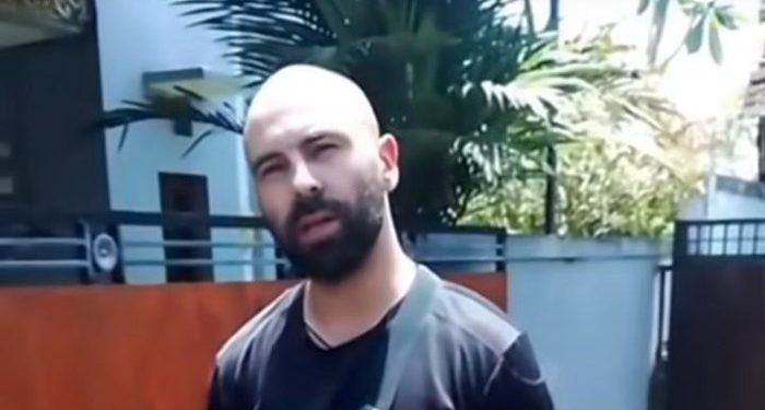 Bule Bulgaria Diamankan karena Membuat Keributan dan Membawa Senjata Tajam saat Malam Pengerupukan