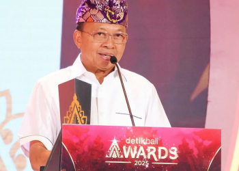 Dianugerahi Tokoh Pelindung Budaya Lestari, Koster Dedikasikan untuk Warga Bali