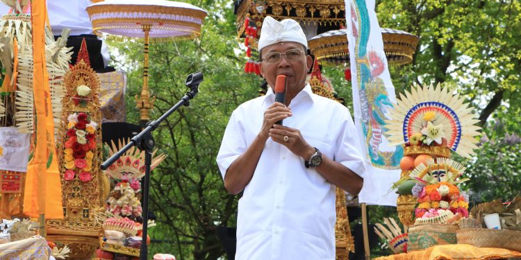 Gubernur Koster Hadiri Melaspas dan Resmikan Pura Santa Citta Bhuwana di Belanda