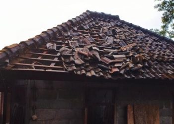 Rumah Warga Karangasem Disambar Petir, Pemilik Alami Luka di Bagian Wajah