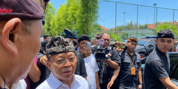 Gubernur Koster Rancang 15 Perda, Bahas Alih Fungsi Lahan dan Perlindungan Wilayah Pesisir