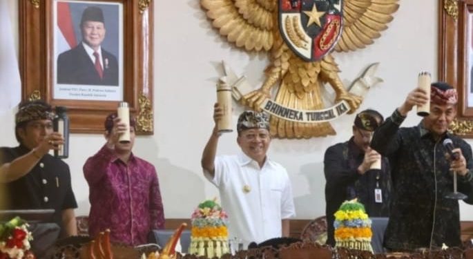 Koster Siapkan Perda untuk Melindungi Hak Masyarakat Pantai Serangan