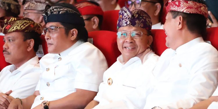 Koster Rancang Aturan: Ojek Online Harus Miliki KTP Bali dan Kendaraan Berpelat DK