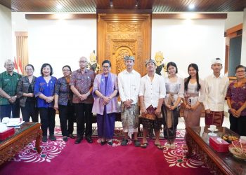 Ny. Putri Koster Sambut Baik Gelaran Malam Apresiasi Sastra Teater Angin