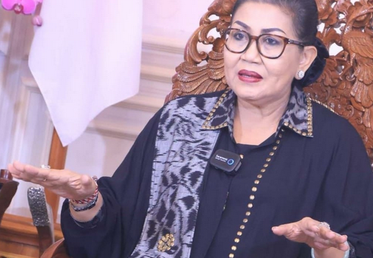 Putri Koster Soroti Produksi Lokal Endek Bali Hanya Capai 17 Persen