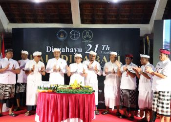 Wagub Bali Giri Prasta Hadiri Puncak Perayaan HUT ke-21 Baladika Bali Angunggah Shanti di Pura Luhur Batukau