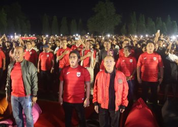 Gubernur Koster Apresiasi Antusiasme Warga Bali dalam Nobar Timnas Indonesia vs China di Lapangan Bajra Sandhi