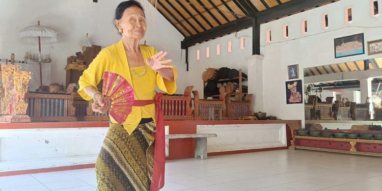 Ni Ketut Arini, Maestro Tari Bali yang Tak Lelah Mengabdi Meski Sudah 82 Tahun