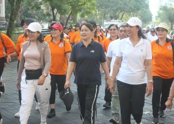 Ketua BKOW Provinsi Bali Buka Fun Walk HUT ke-74 IBI