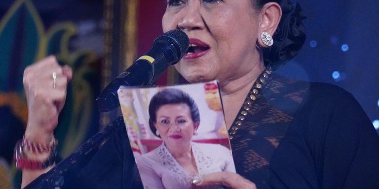 Ny. Putri Koster Gelorakan Semangat Nasionalisme melalui Puisi Sumpah Kumbakarna di Pentas Budaya Nusantara