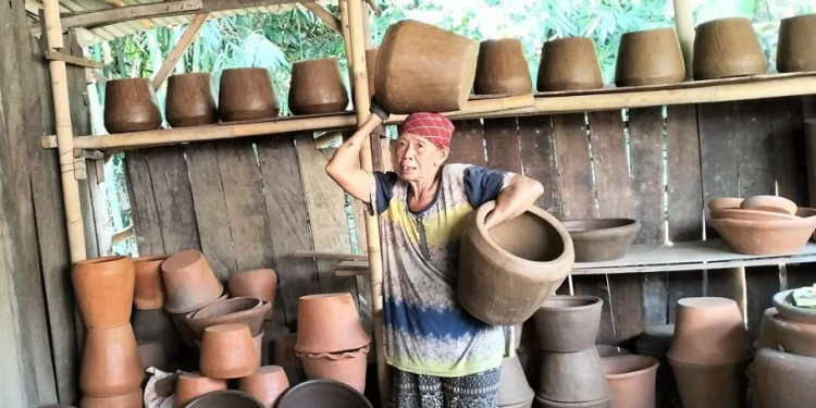 Perajin Gerabah Harapkan Generasi Muda Bali Lestarikan Kerajinan Tradisional