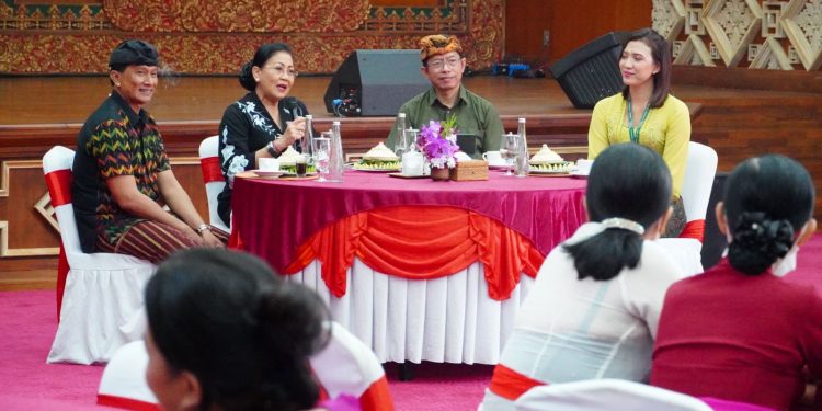 Prasarana Kuliner di PKB 2025 Bebas Plastik, Ibu Putri Koster Tegaskan Komitmen Lingkungan