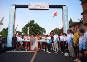 Bupati Satria Buka SMADARA Fun Run di Klungkung