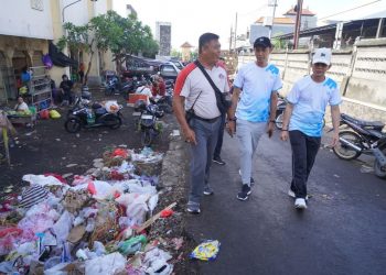 Bupati Satria Imbau Pedagang Pasar Galiran Biasakan Pilah Sampah