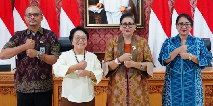 Duta PSBS PADAS Putri Koster Tekankan Pentingnya Pemilahan Sampah dari Sumber, Ajak Mahasiswa UNUD Jadi Agen Perubahan