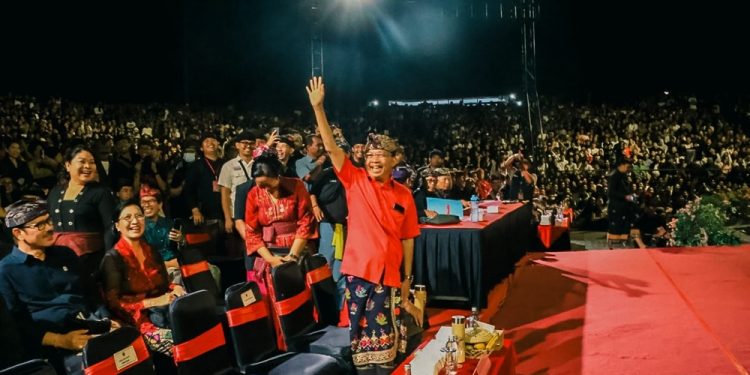 Gema Teriakan Pak Yan, Antusiasme Generasi Muda Bali Sambut Gubernur Koster di Lomba Barong Ket PKB 2025