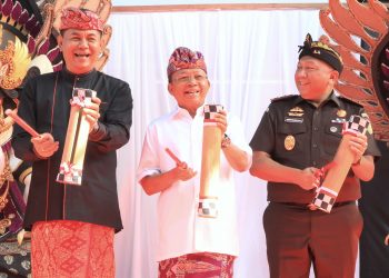 Gubernur Koster Tegaskan Komitmen Revitalisasi Hukum Adat Lewat Bale Kertha Adhyaksa di Bali