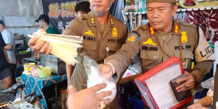 Gunakan Plastik Sekali Pakai, 22 UMKM di Luar Taman Budaya Bali Terjaring Sidak