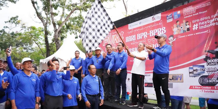 Hadiri Hari BPR-BPRS Nasional, Gubernur Koster Dorong Kemajuan BPR Topang Ekonomi Bali, Apresiasi Event Tanpa Kemasan Plastik